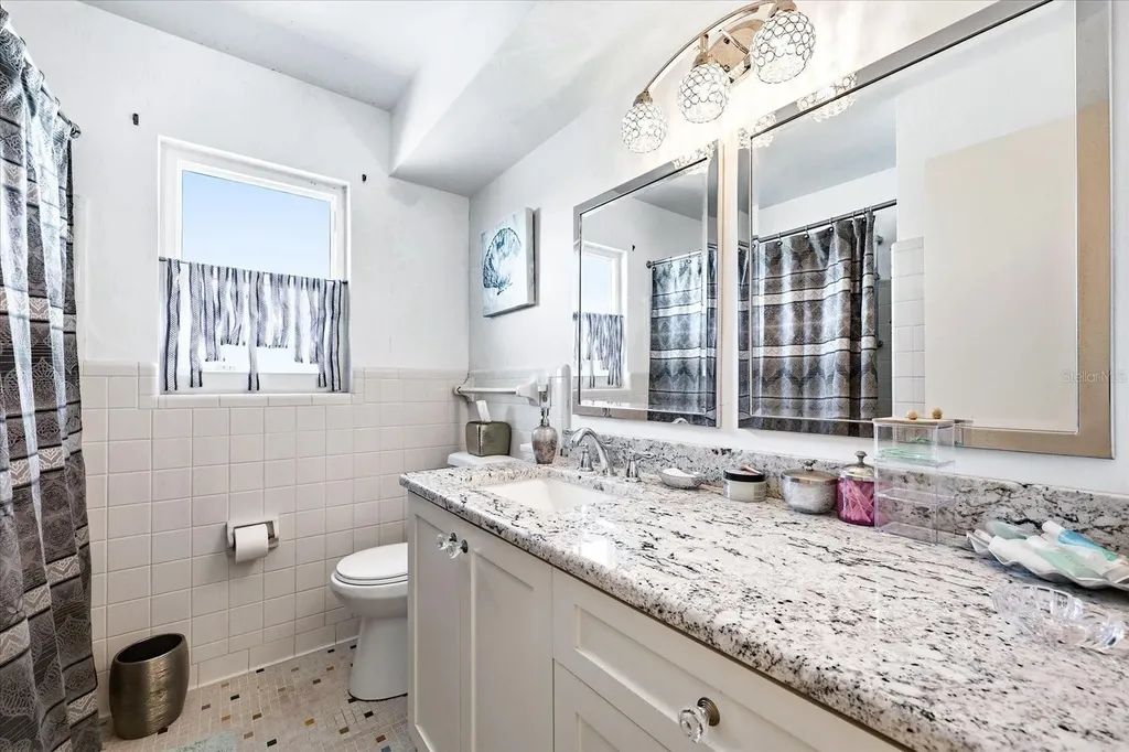 7886 9th Avenue S St Petersburg FL 33707