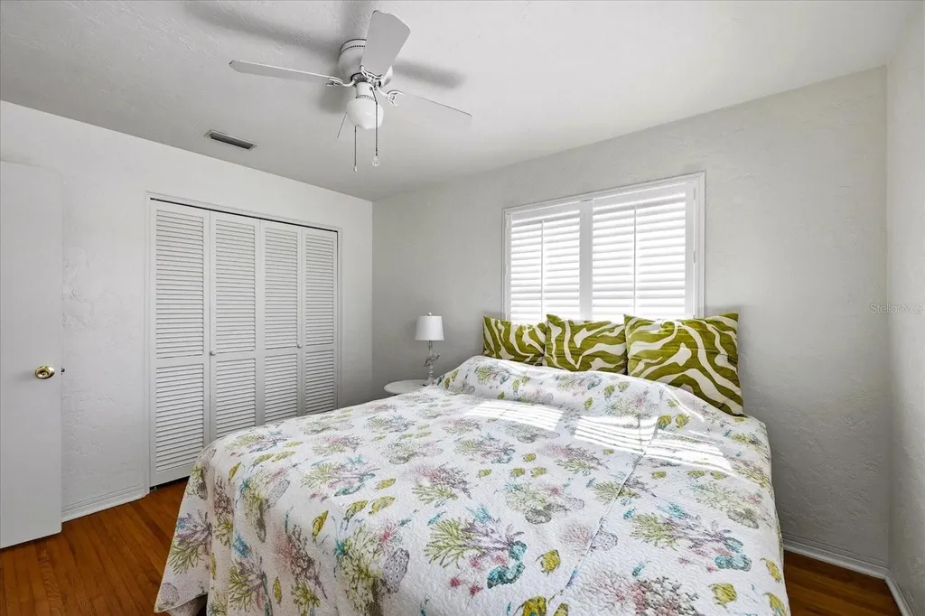 7886 9th Avenue S St Petersburg FL 33707