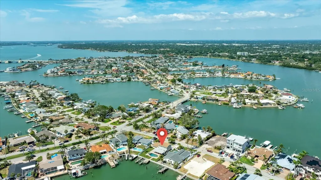 7886 9th Avenue S St Petersburg FL 33707