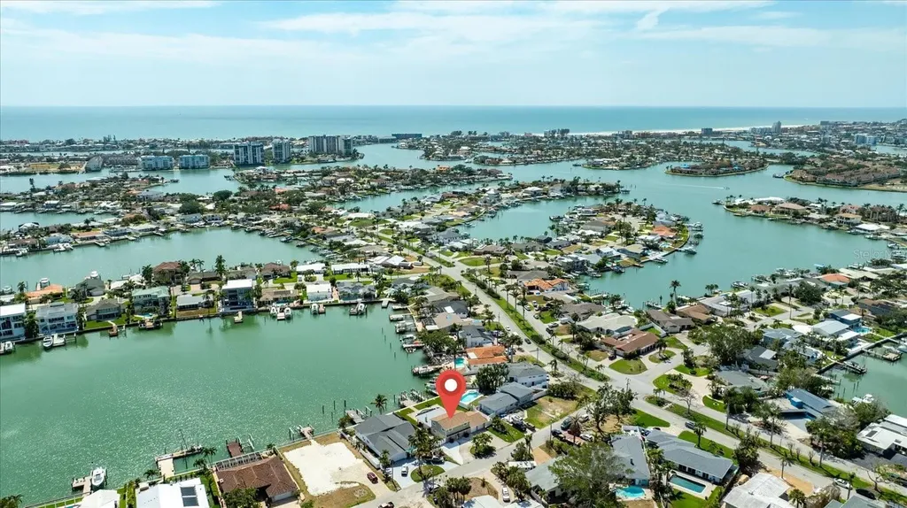 7886 9th Avenue S St Petersburg FL 33707