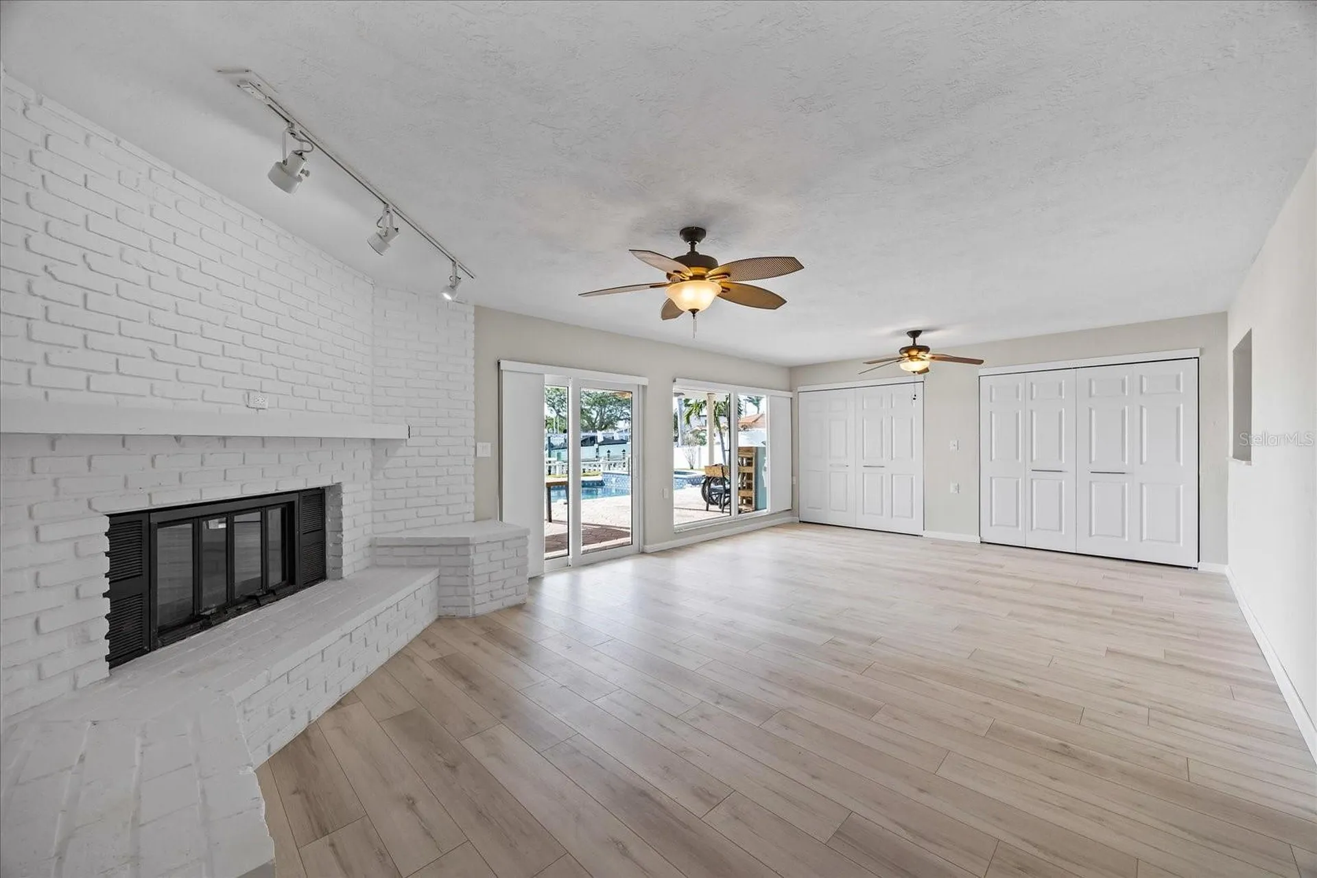 7886 9th Avenue S St Petersburg FL 33707