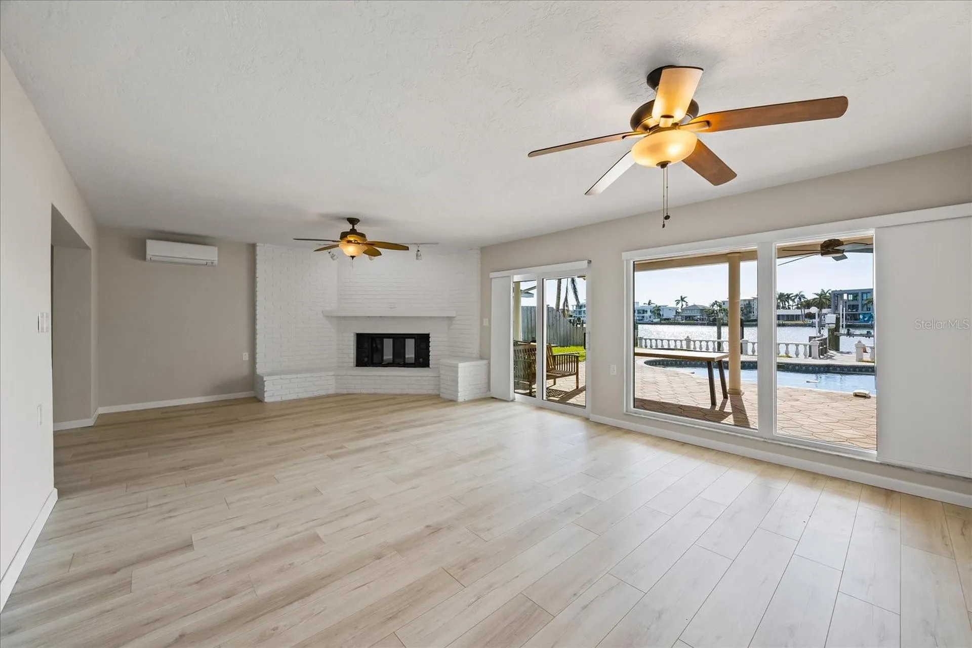 7886 9th Avenue S St Petersburg FL 33707