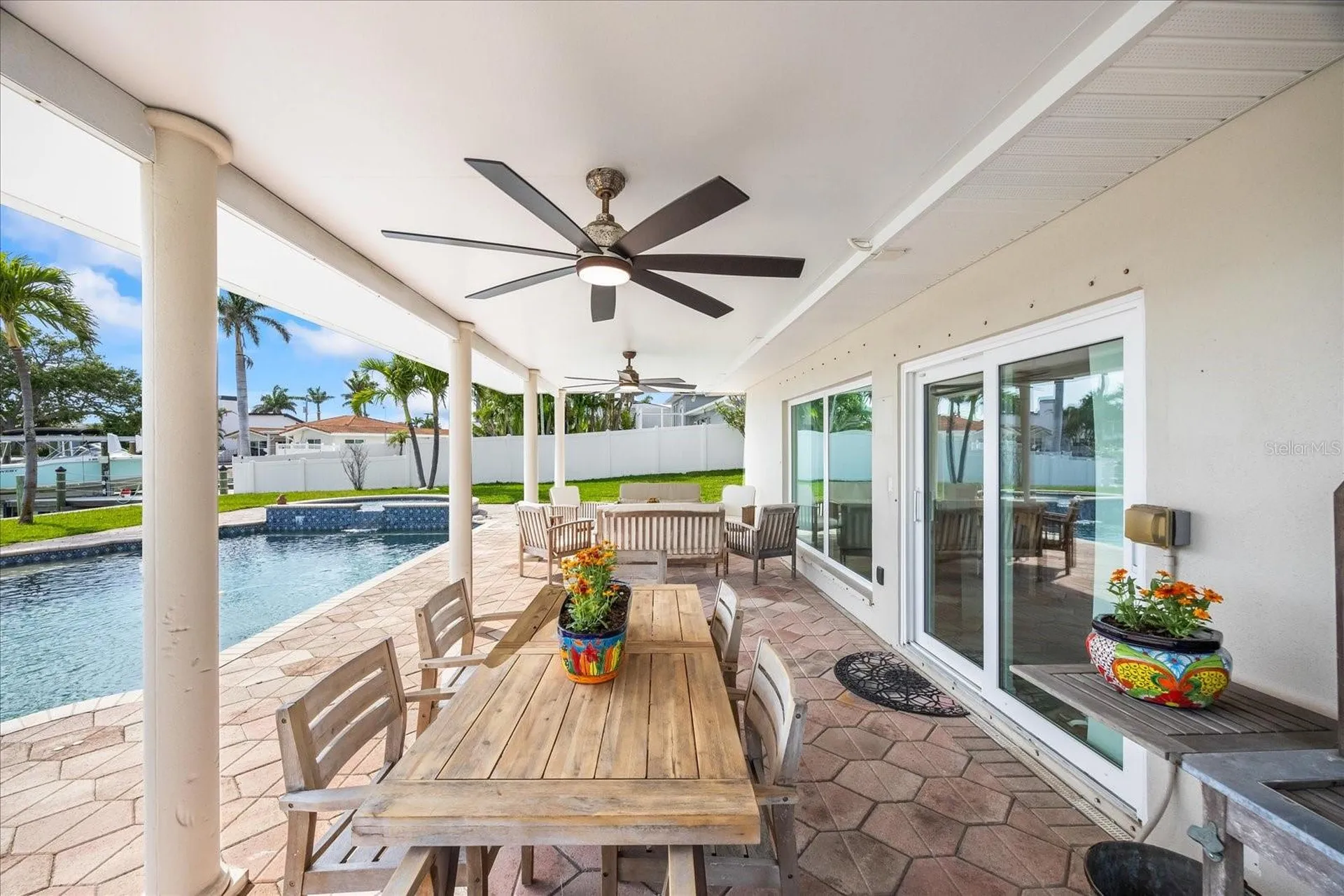 7886 9th Avenue S St Petersburg FL 33707