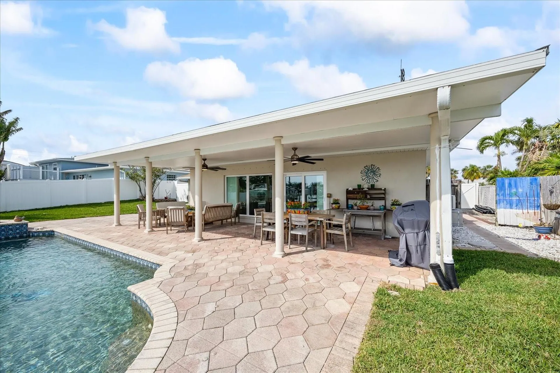 7886 9th Avenue S St Petersburg FL 33707