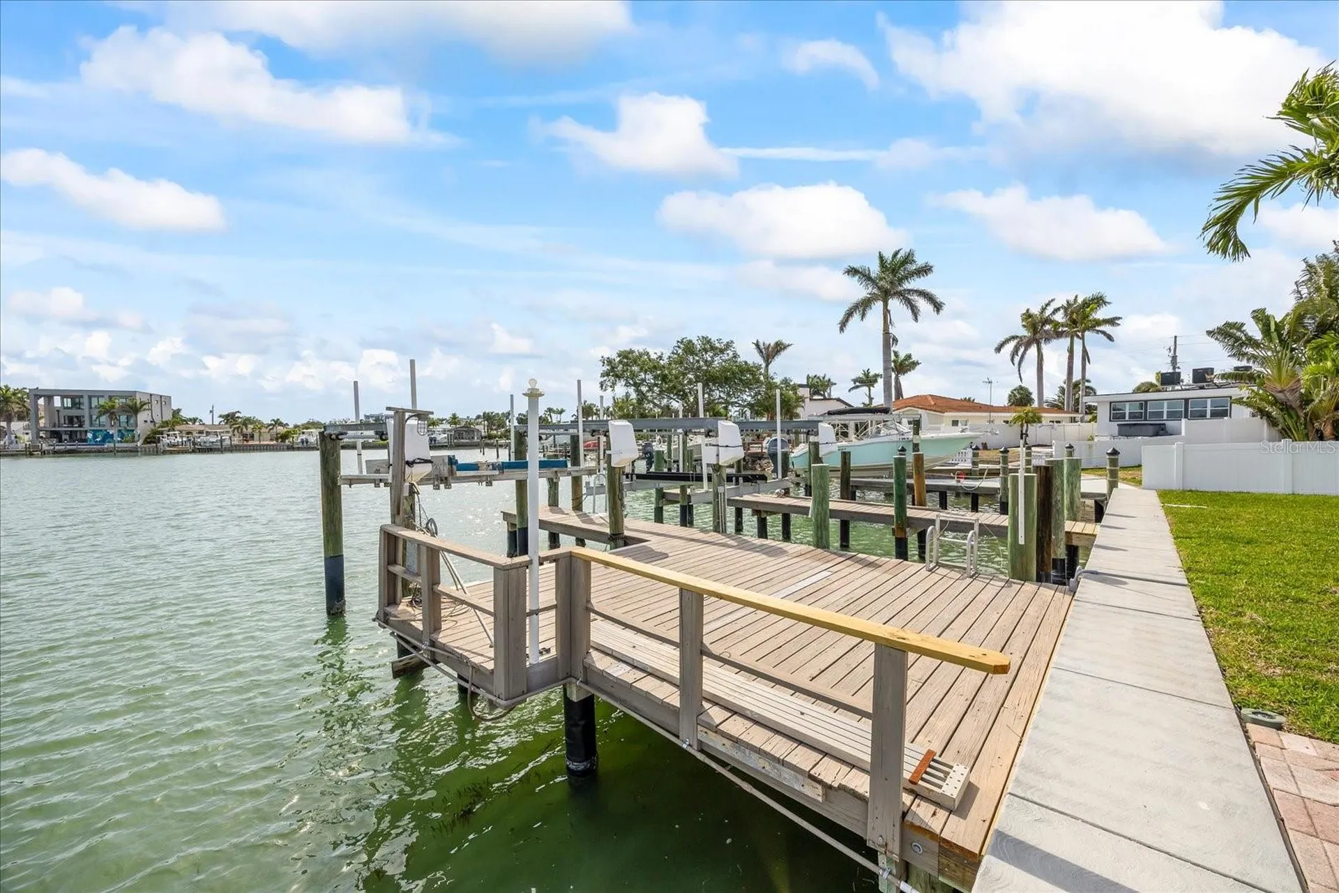 7886 9th Avenue S St Petersburg FL 33707