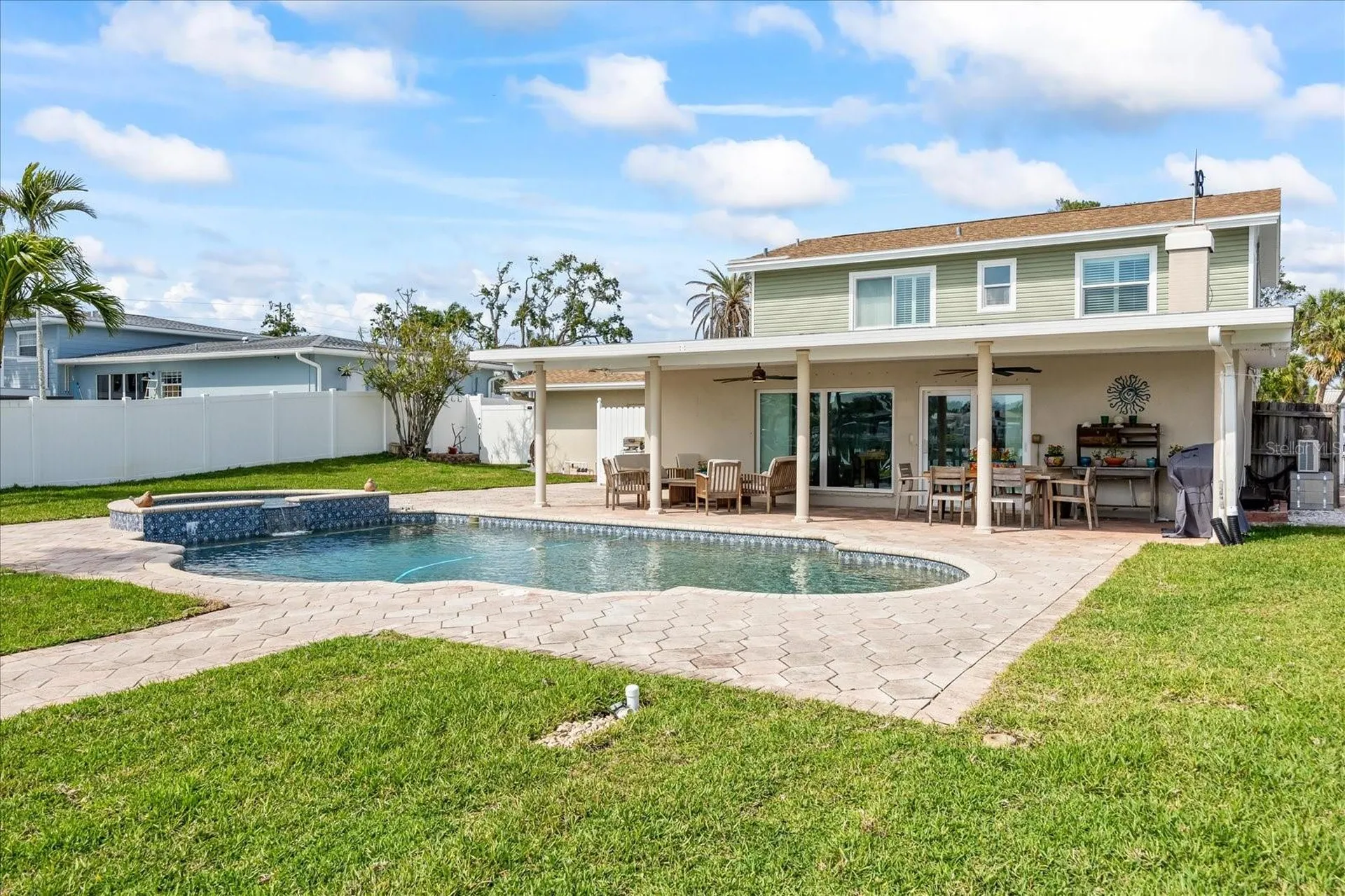 7886 9th Avenue S St Petersburg FL 33707