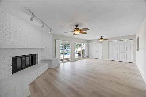 7886 9th Avenue S St Petersburg FL 33707