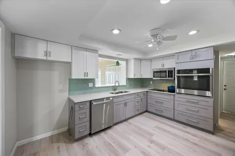 7886 9th Avenue S St Petersburg FL 33707