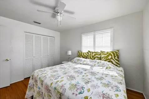 7886 9th Avenue S St Petersburg FL 33707