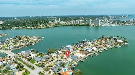 7886 9th Avenue S St Petersburg FL 33707