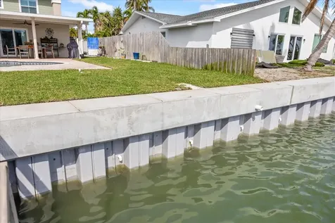 7886 9th Avenue S St Petersburg FL 33707
