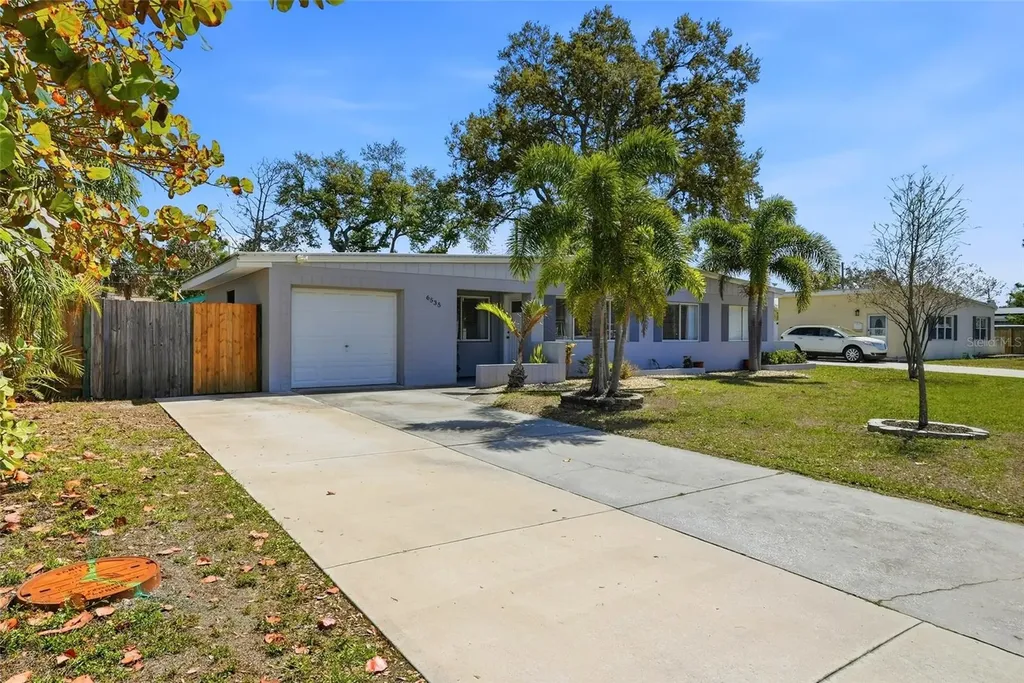6535 10th Street N St Petersburg FL 33702