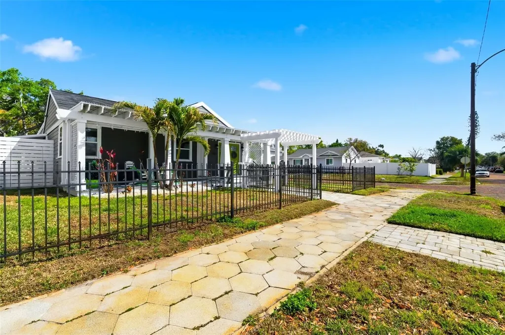3601 2nd Avenue N St Petersburg FL 33713