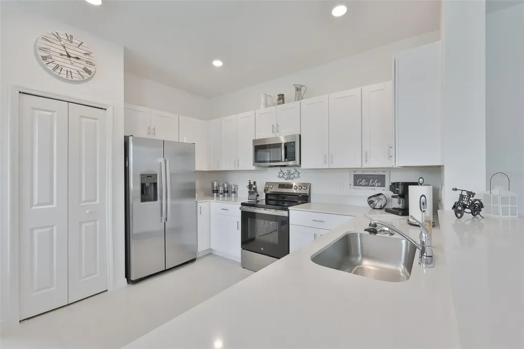 2661 Sunray Venus Way Ruskin FL 33570