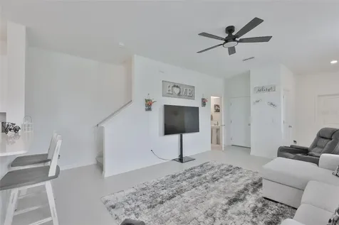 2661 Sunray Venus Way Ruskin FL 33570