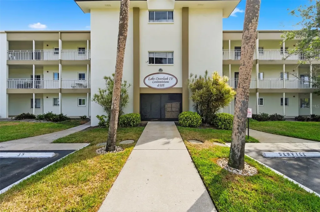 4595 Chancellor Street NE St Petersburg FL 33703