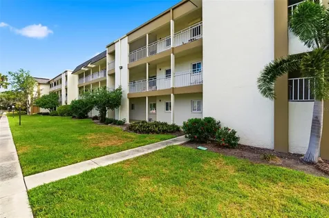 4595 Chancellor Street NE St Petersburg FL 33703