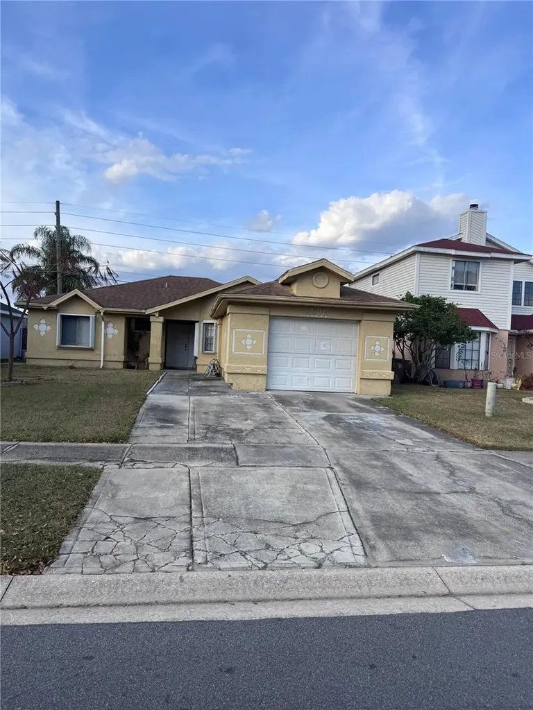 138 Pinewood Circle Kissimmee FL 34743