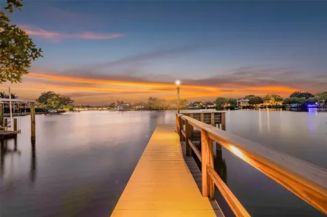 490 Coffee Pot Riviera NE St Petersburg FL 33704