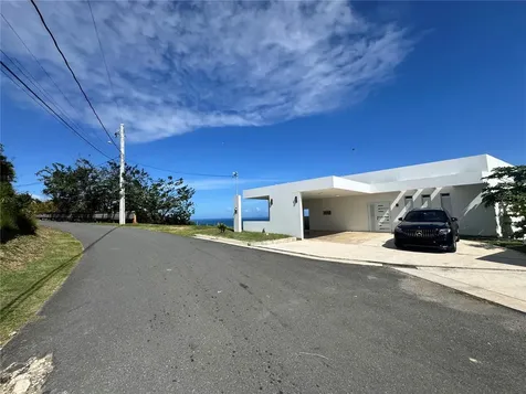 El Cocal Country Club Bo. Camino Nuevo Yabucoa PR 00767