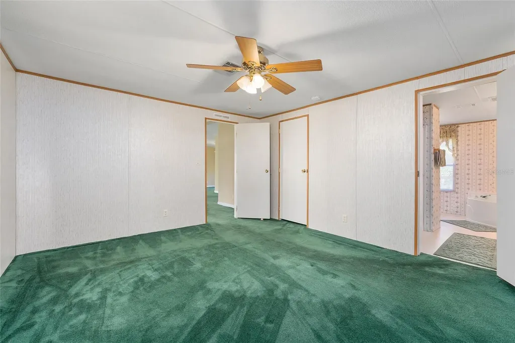38805 Emeralda Island Road Leesburg FL 34788