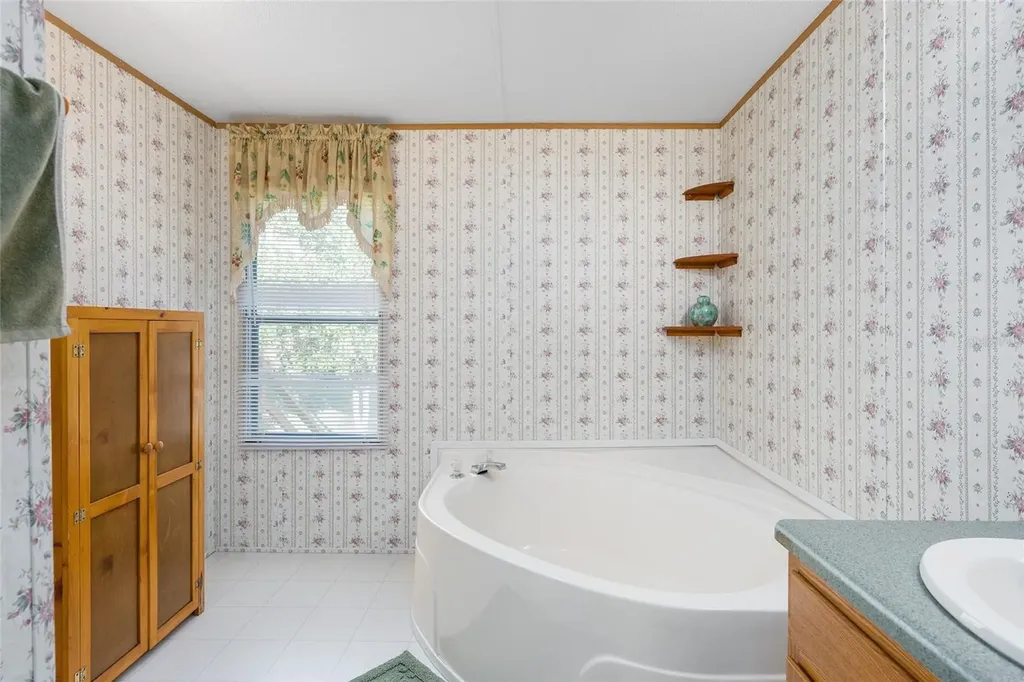 38805 Emeralda Island Road Leesburg FL 34788
