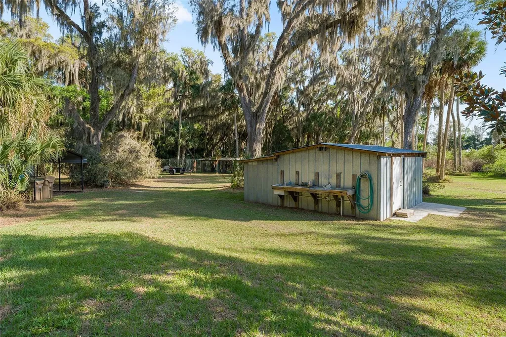 38805 Emeralda Island Road Leesburg FL 34788