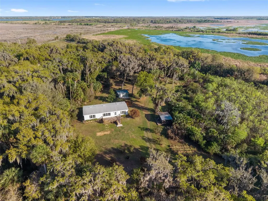 38805 Emeralda Island Road Leesburg FL 34788