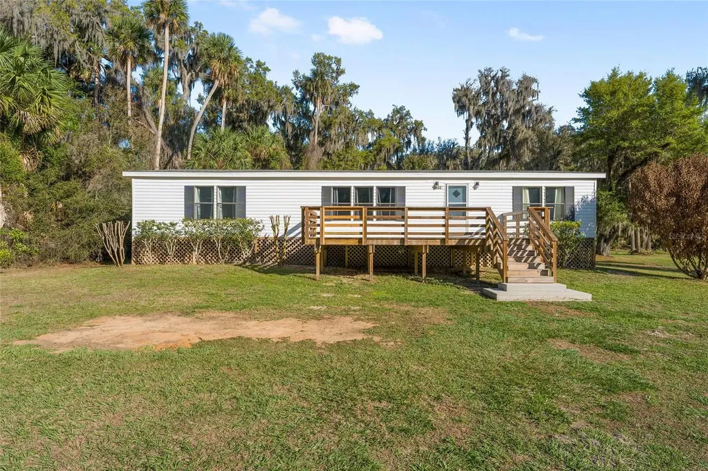 38805 Emeralda Island Road Leesburg FL 34788