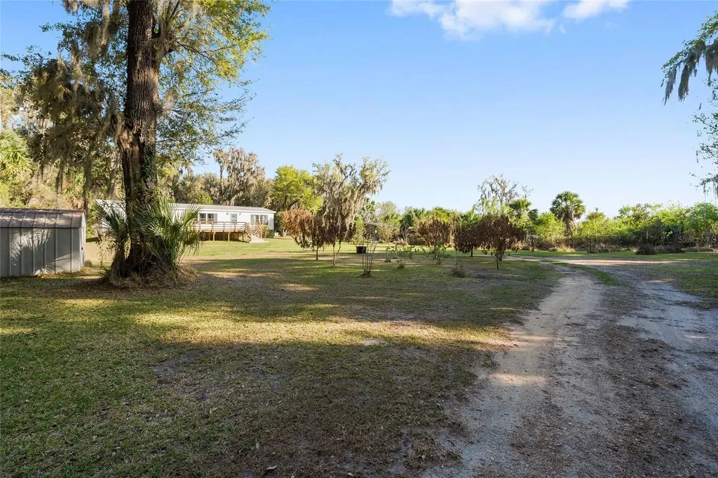 38805 Emeralda Island Road Leesburg FL 34788