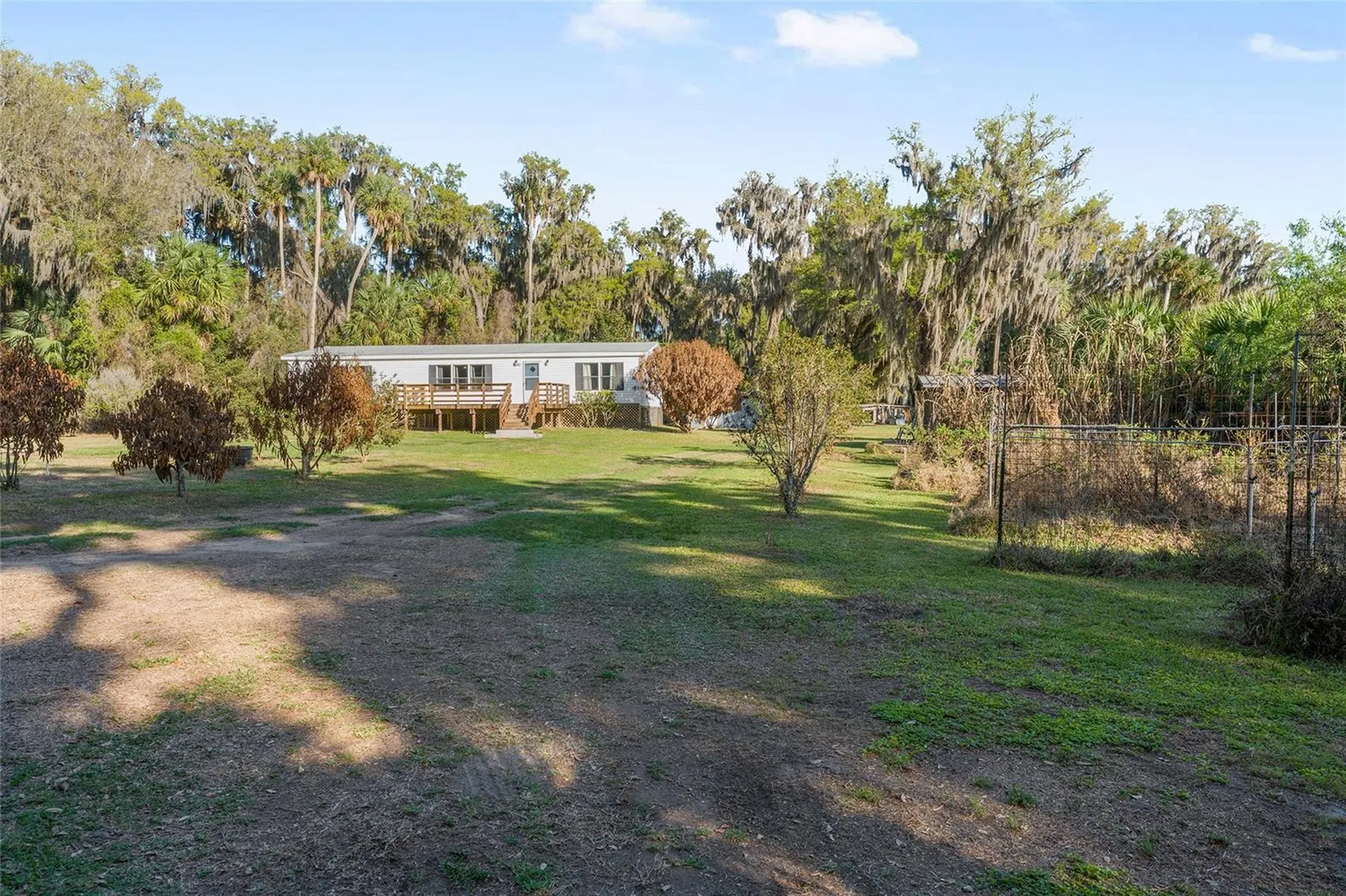 38805 Emeralda Island Road Leesburg FL 34788