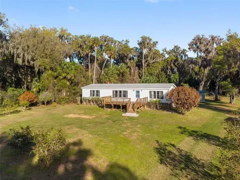 38805 Emeralda Island Road Leesburg FL 34788