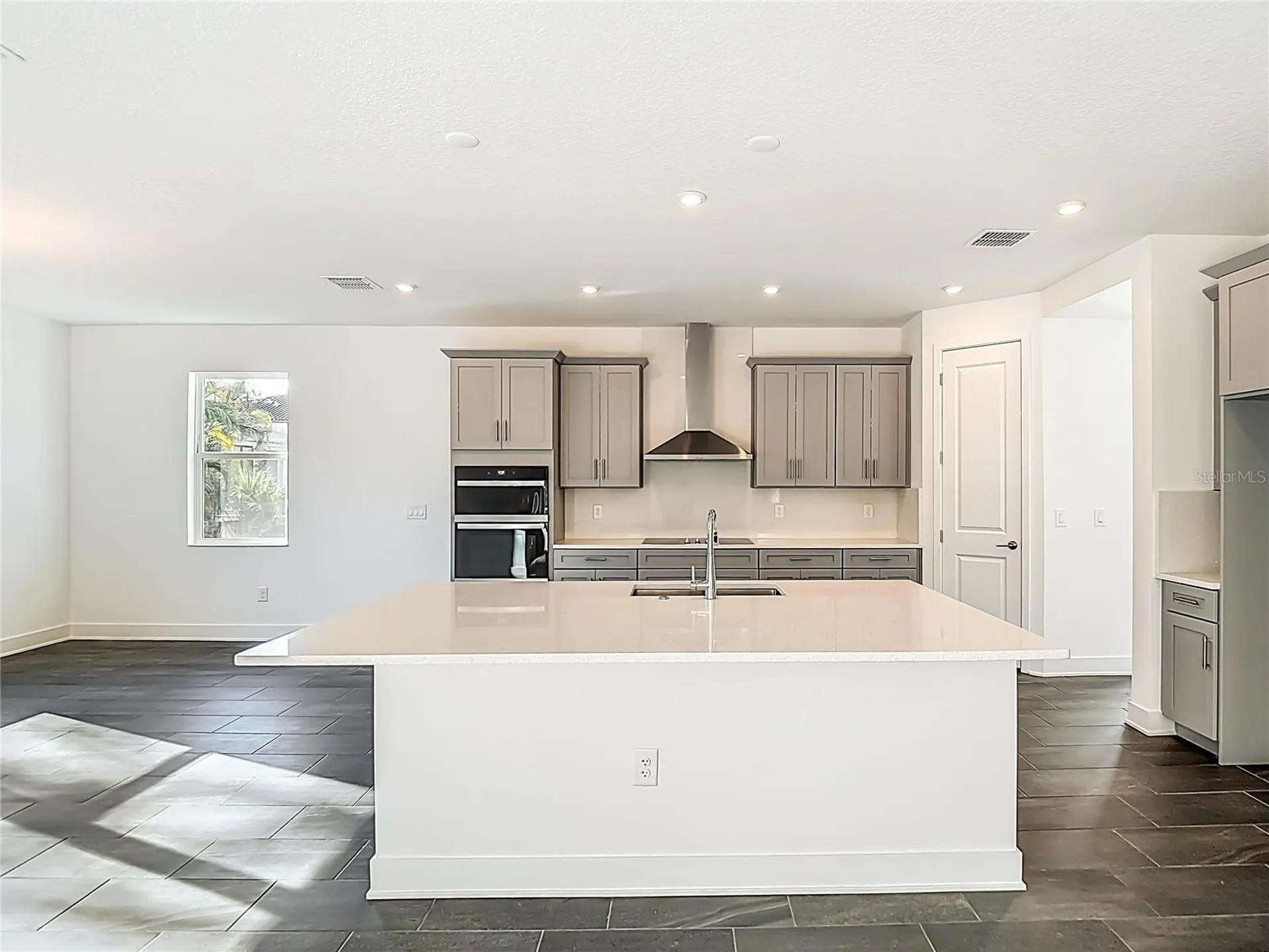 4614 W Euclid Avenue Tampa FL 33629