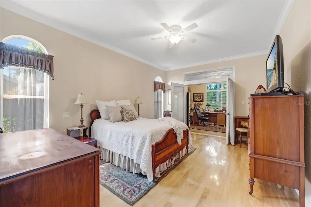 105 Park Street Safety Harbor FL 34695