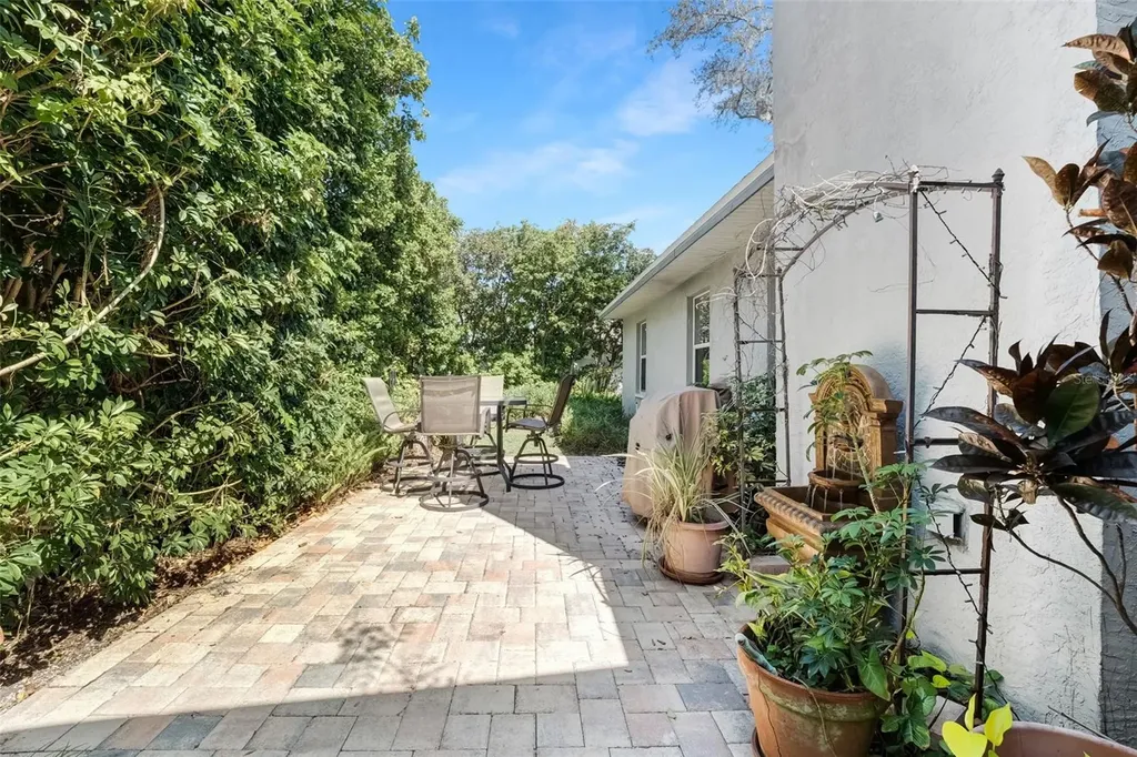 105 Park Street Safety Harbor FL 34695