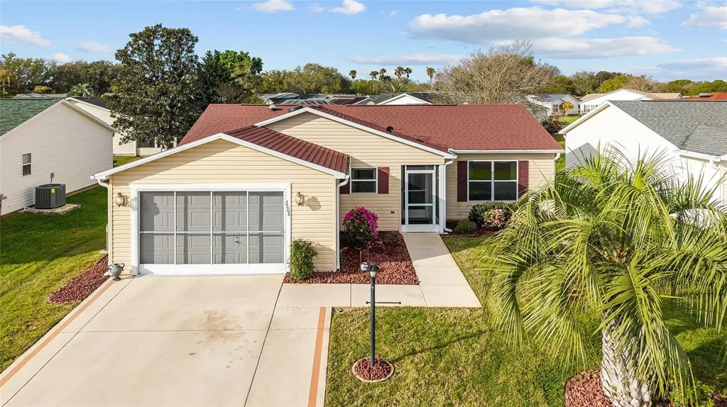 2604 Privada Drive The Villages FL 32162