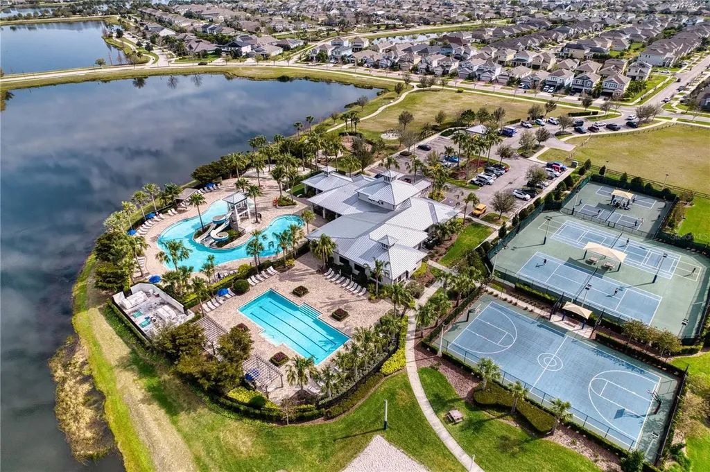 6136 Voyagers Place Apollo Beach FL 33572