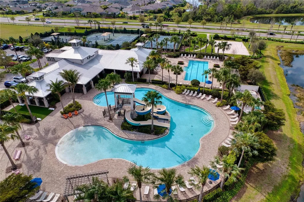 6136 Voyagers Place Apollo Beach FL 33572