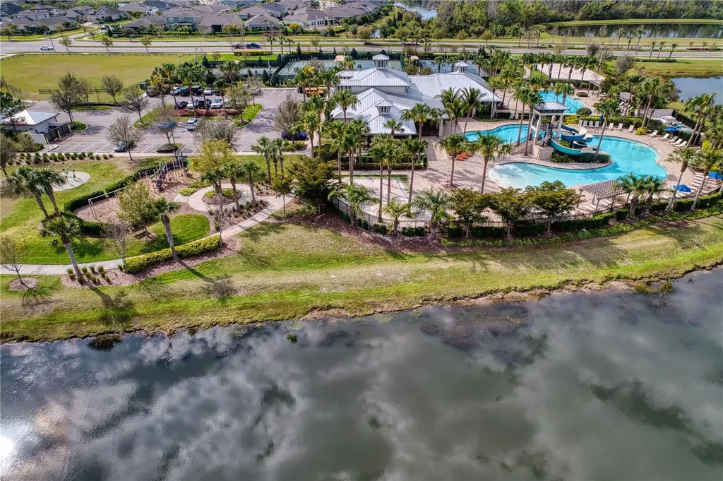 6136 Voyagers Place Apollo Beach FL 33572