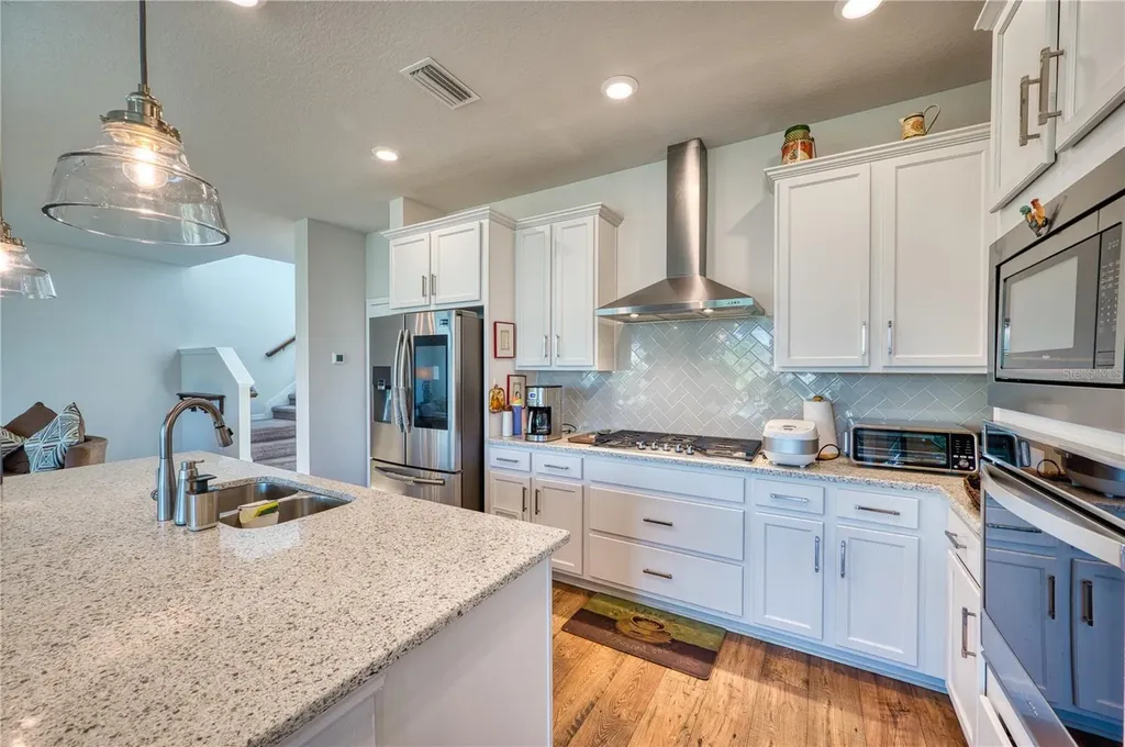 6136 Voyagers Place Apollo Beach FL 33572