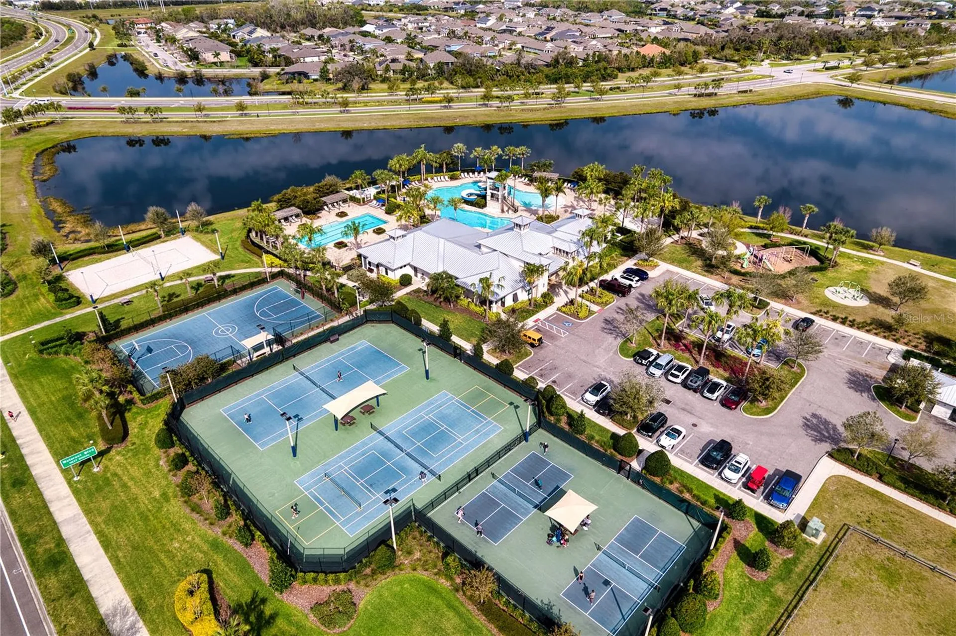 6136 Voyagers Place Apollo Beach FL 33572