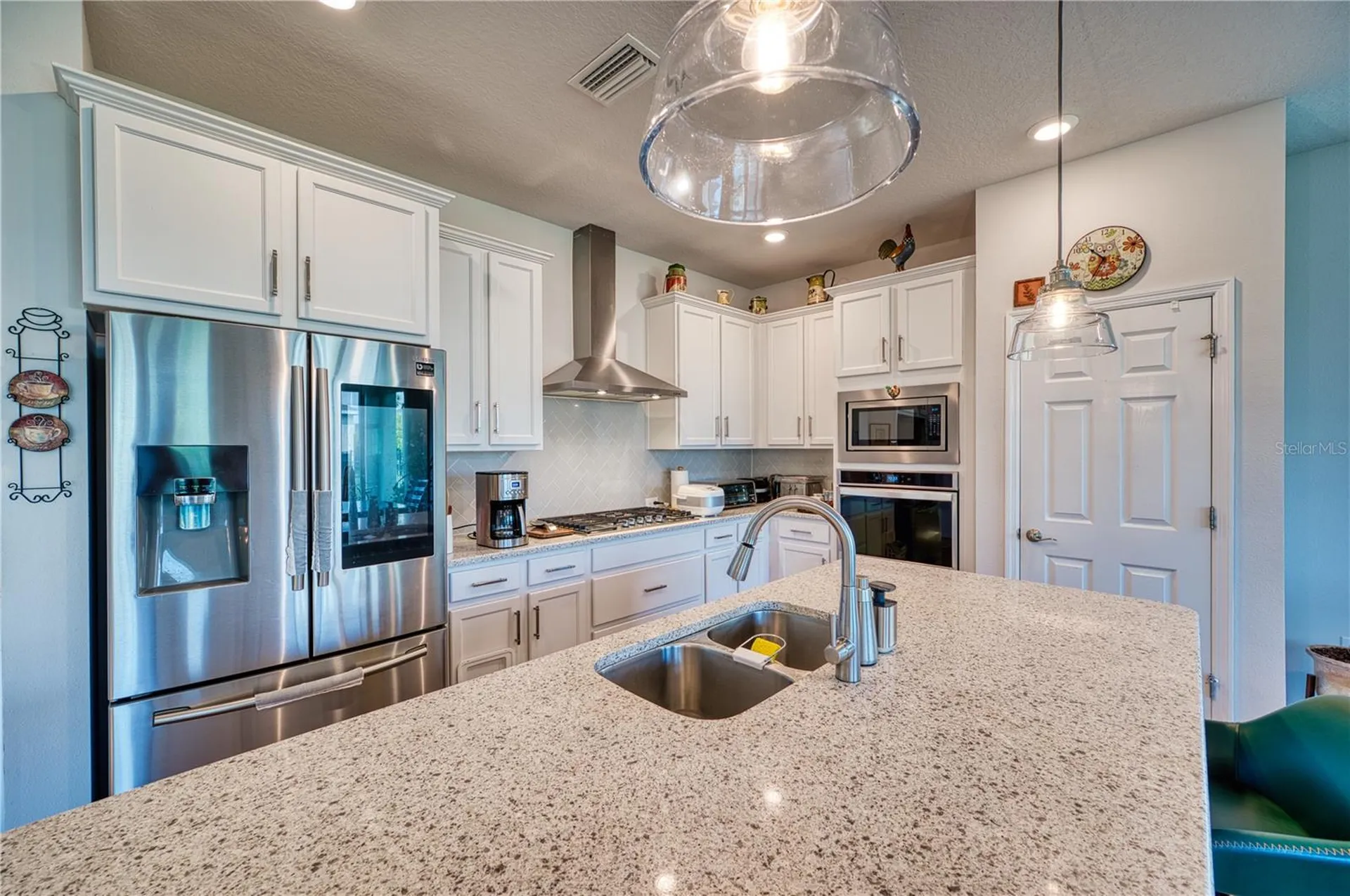 6136 Voyagers Place Apollo Beach FL 33572