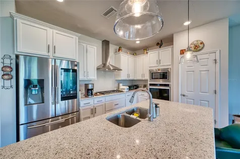 6136 Voyagers Place Apollo Beach FL 33572