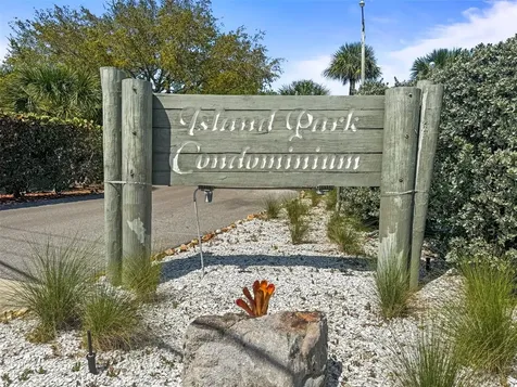 5 Island Park Place Dunedin FL 34698