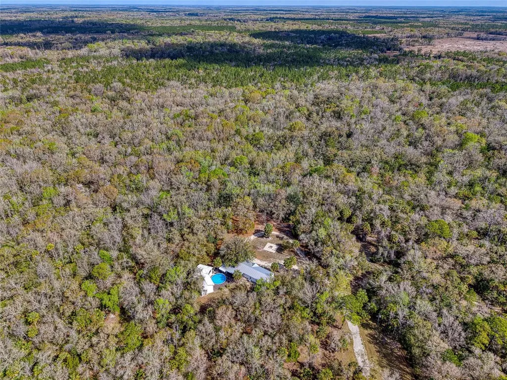 5011 SE 193rd Place Inglis FL 34449