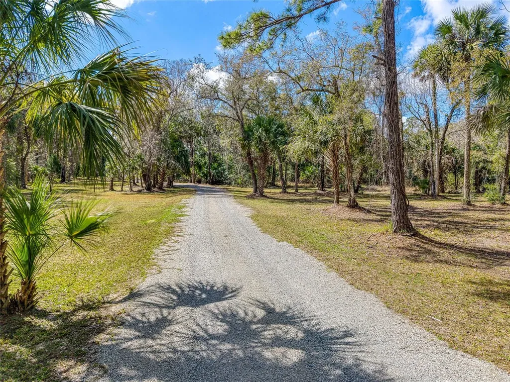 5011 SE 193rd Place Inglis FL 34449