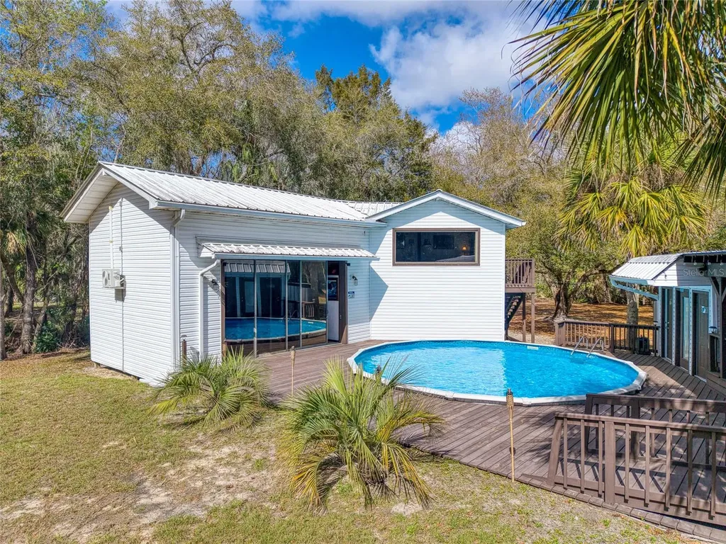 5011 SE 193rd Place Inglis FL 34449