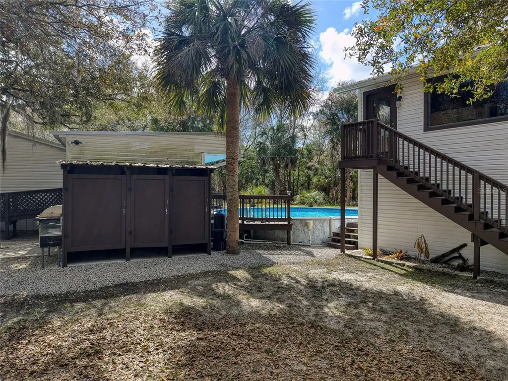 5011 SE 193rd Place Inglis FL 34449