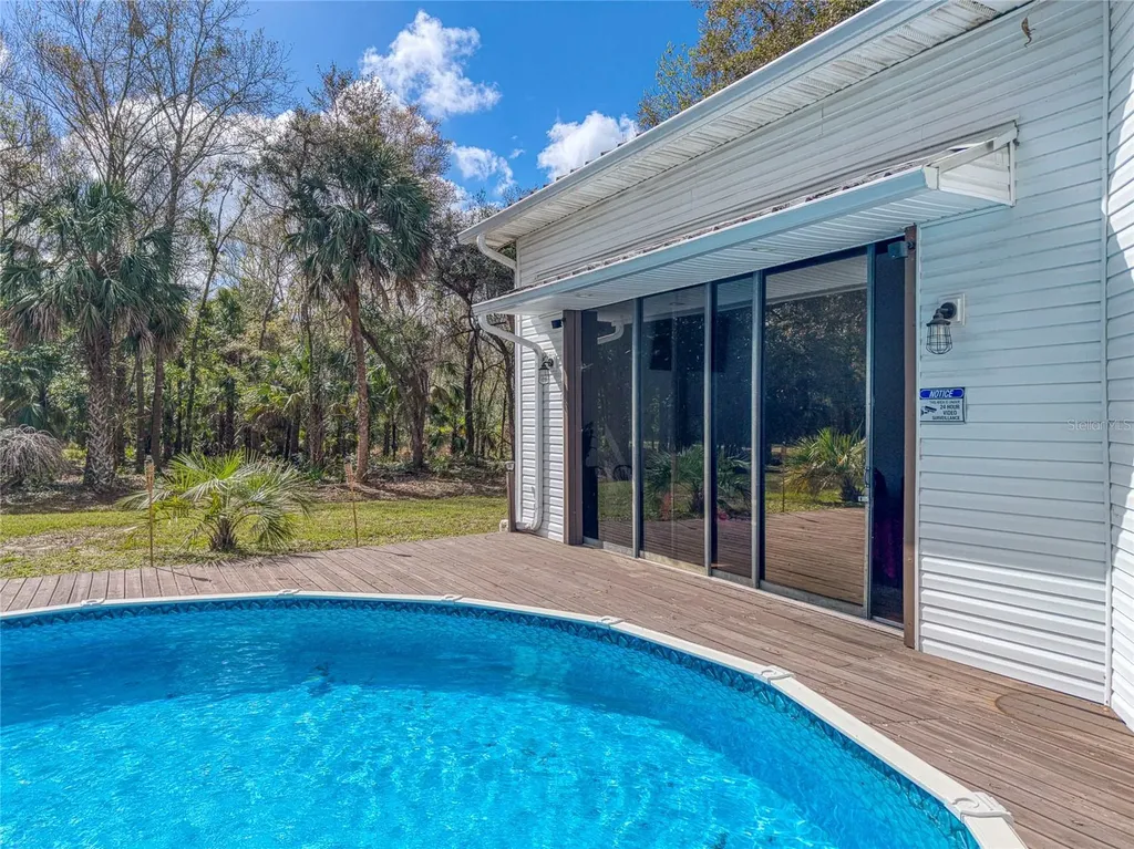 5011 SE 193rd Place Inglis FL 34449