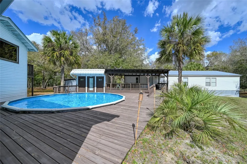 5011 SE 193rd Place Inglis FL 34449
